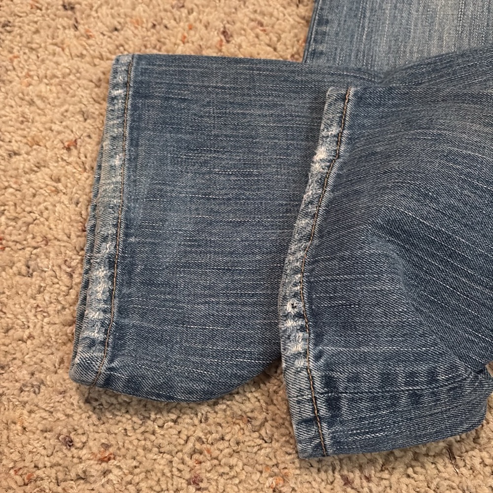 American Eagle low rise distressed jeans - Picture 4 of 4